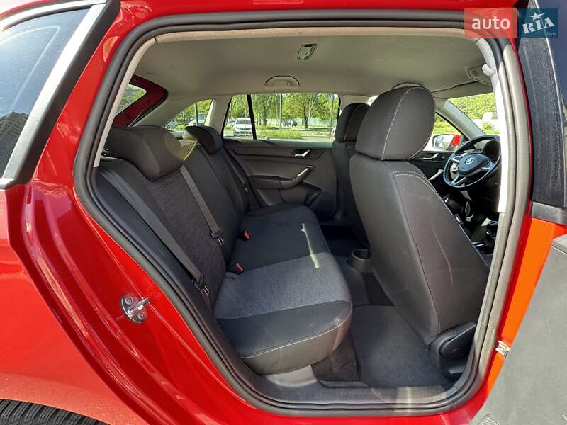 Хэтчбек Skoda Spaceback 2015 в Днепре