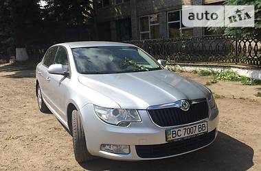 Седан Skoda Superb 2013 в Львове