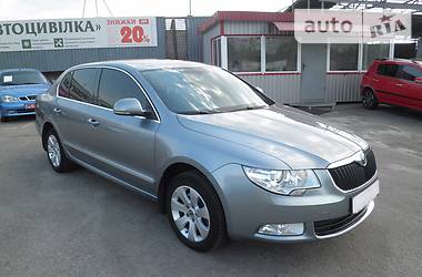 Седан Skoda Superb 2012 в 