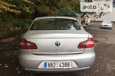 Седан Skoda Superb 2010 в Ужгороде