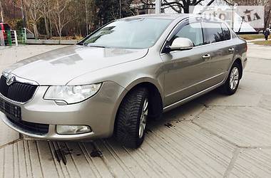 Седан Skoda Superb 2011 в 