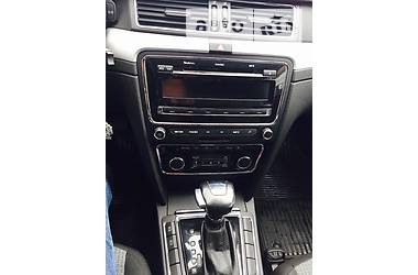 Седан Skoda Superb 2011 в 