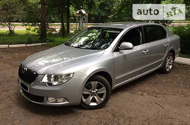 Седан Skoda Superb 2010 в Львове