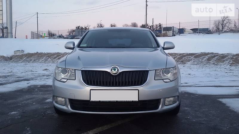 Седан Skoda Superb 2012 в Киеве