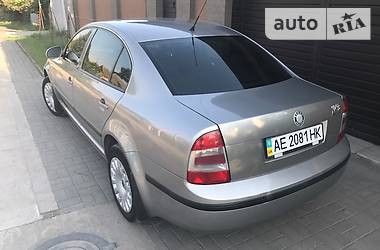 Седан Skoda Superb 2007 в Днепре