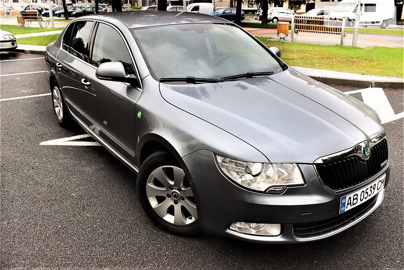 Седан Skoda Superb 2011 в Виннице