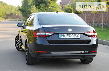 Седан Skoda Superb 2016 в Ровно