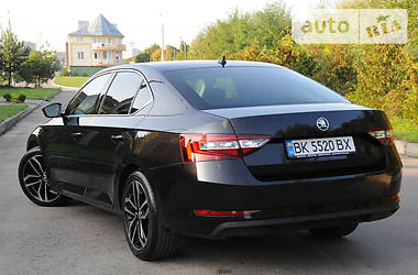 Седан Skoda Superb 2016 в Ровно