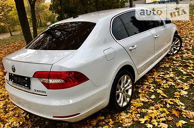 Седан Skoda Superb 2014 в Днепре