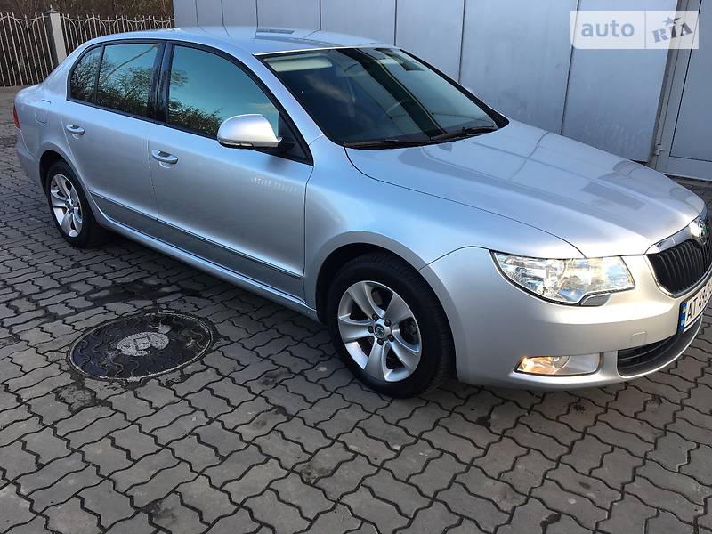 Седан Skoda Superb 2012 в Ивано-Франковске