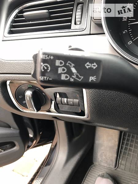 Седан Skoda Superb 2012 в Києві