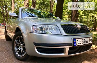 Седан Skoda Superb 2008 в Днепре