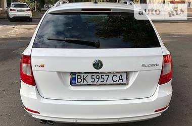 Универсал Skoda Superb 2010 в Тернополе