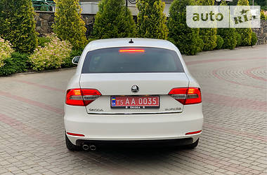 Седан Skoda Superb 2015 в Луцке