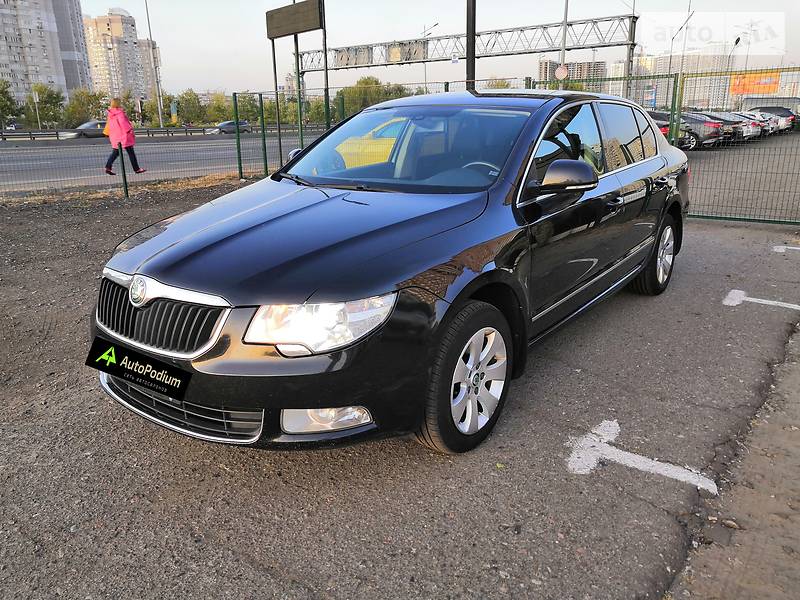 Седан Skoda Superb 2011 в Києві