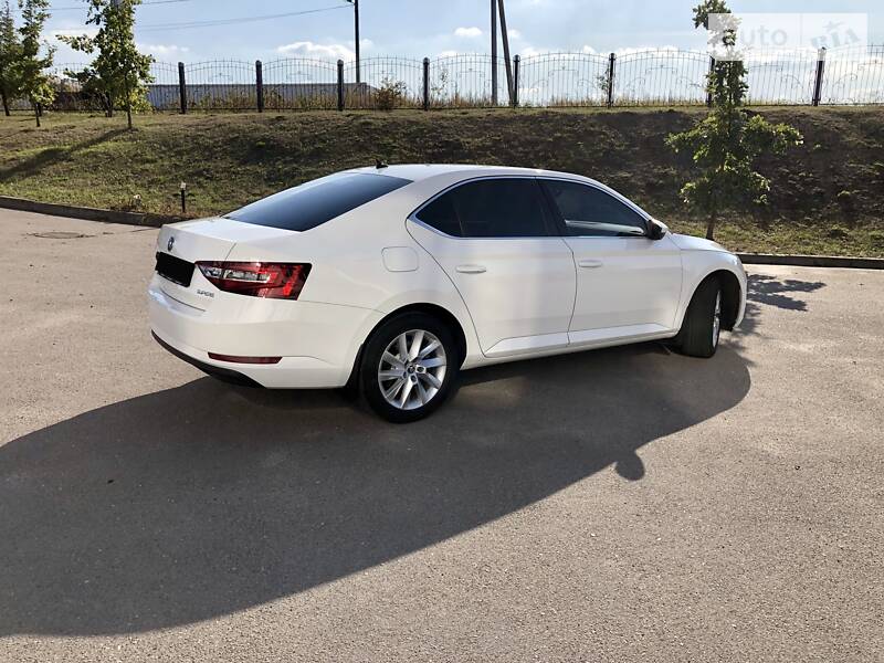 Седан Skoda Superb 2017 в Сумах