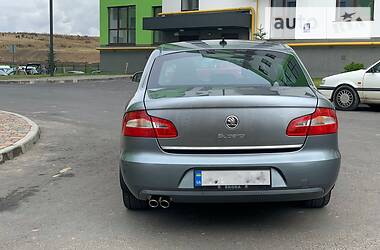 Седан Skoda Superb 2011 в Ровно