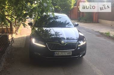 Хетчбек Skoda Superb 2016 в Дніпрі