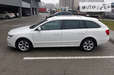 Универсал Skoda Superb 2011 в Львове