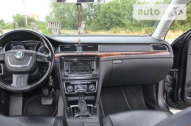 Седан Skoda Superb 2010 в 