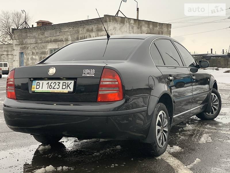 Седан Skoda Superb 2006 в Горішніх Плавнях
