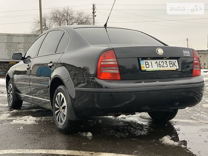 Седан Skoda Superb 2006 в Горішніх Плавнях