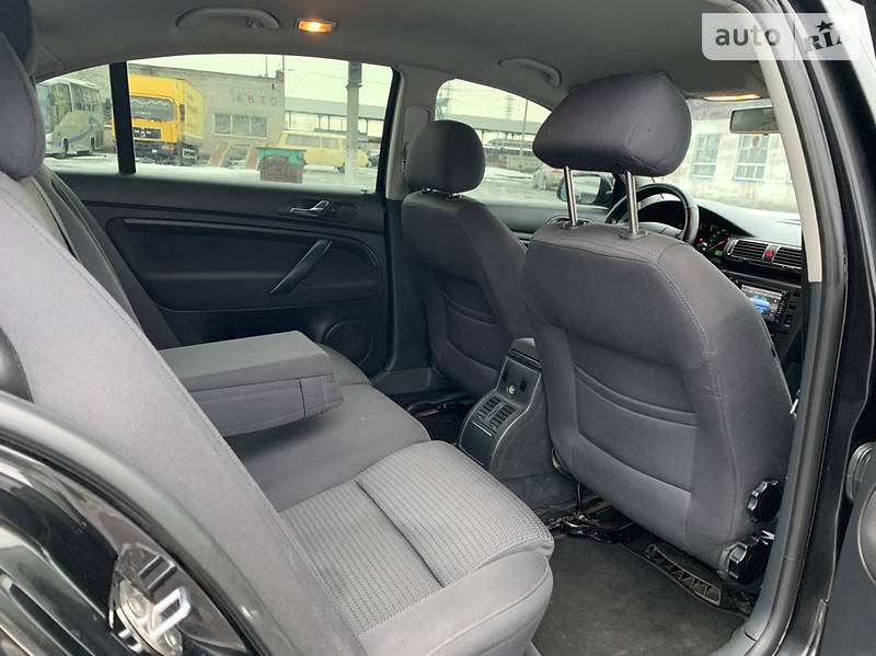 Седан Skoda Superb 2006 в Горішніх Плавнях