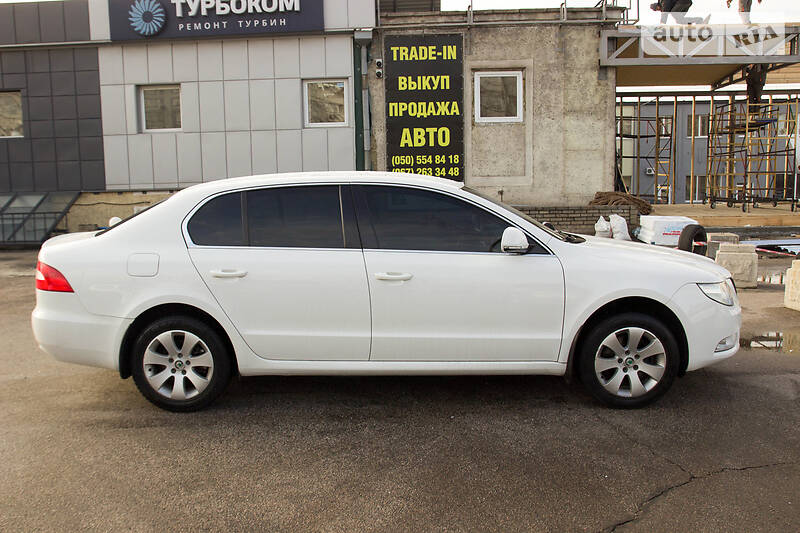 Седан Skoda Superb 2012 в Запоріжжі