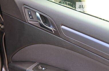 Седан Skoda Superb 2010 в 