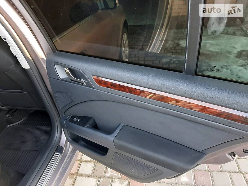 Седан Skoda Superb 2012 в Дніпрі