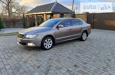 Седан Skoda Superb 2012 в 