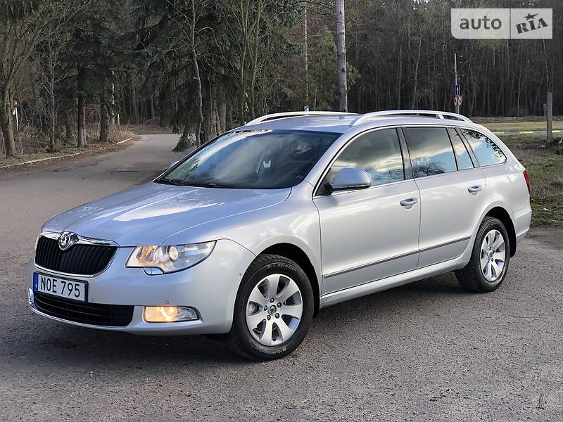 Універсал Skoda Superb 2011 в Радивиліві