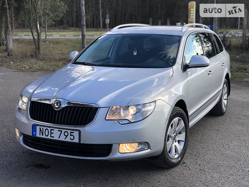 Універсал Skoda Superb 2011 в Радивиліві