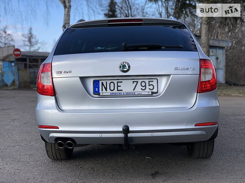 Універсал Skoda Superb 2011 в Радивиліві