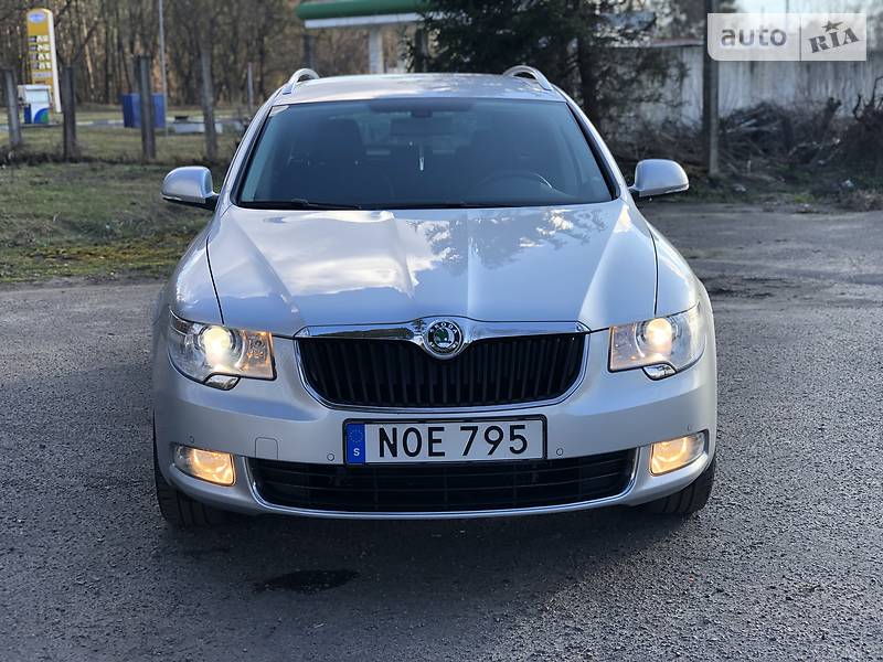 Універсал Skoda Superb 2011 в Радивиліві