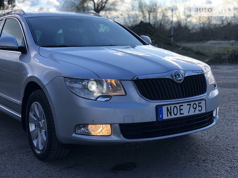 Універсал Skoda Superb 2011 в Радивиліві