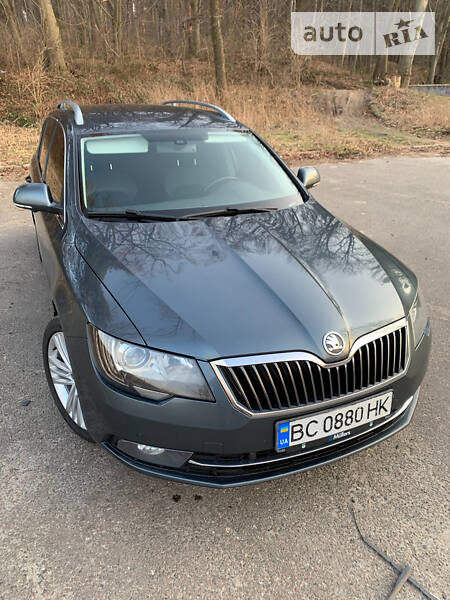 Універсал Skoda Superb 2013 в Львові