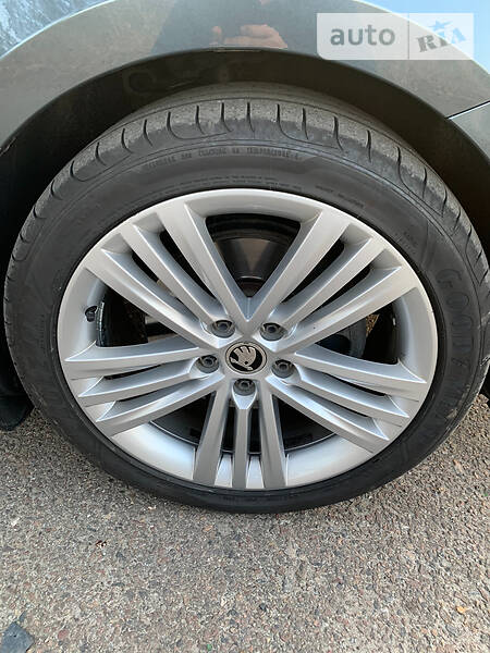 Універсал Skoda Superb 2013 в Львові