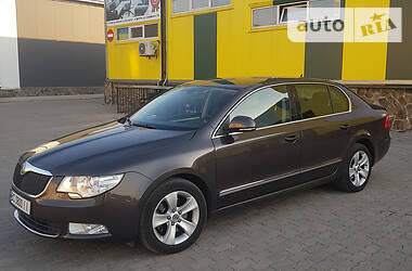 Седан Skoda Superb 2010 в Стрые