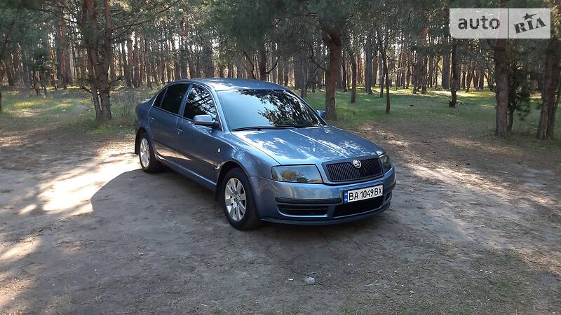 Седан Skoda Superb 2004 в Кропивницькому