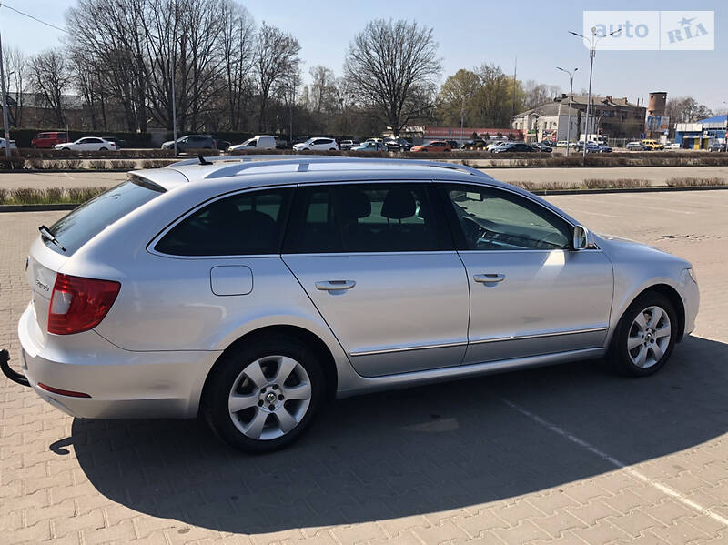 Універсал Skoda Superb 2010 в Житомирі