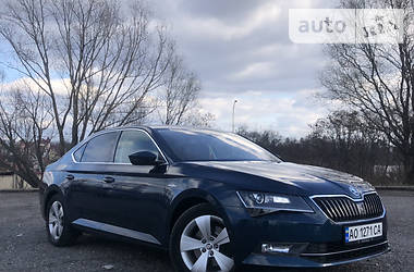 Лифтбек Skoda Superb 2015 в Ужгороде