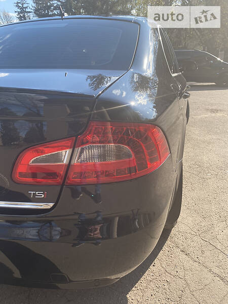Седан Skoda Superb 2010 в Кривому Розі