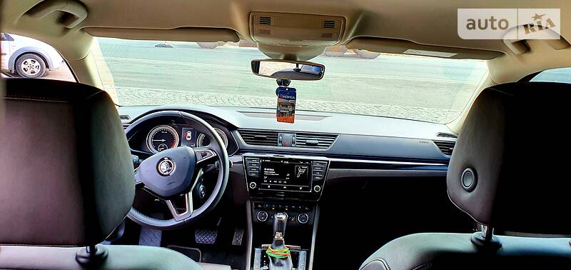Седан Skoda Superb 2016 в Іршаві