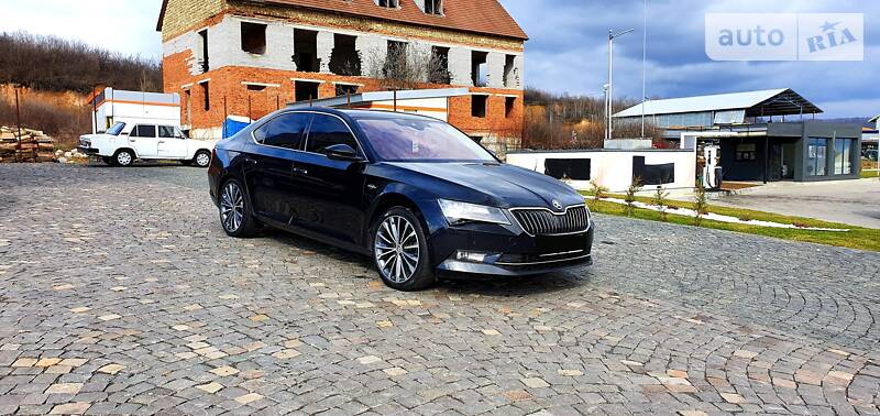Седан Skoda Superb 2016 в Іршаві