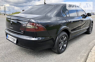 Седан Skoda Superb 2010 в Дніпрі