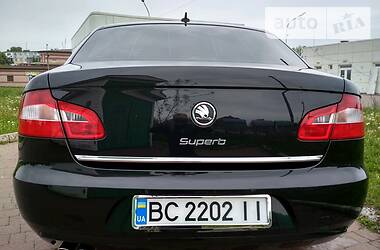 Седан Skoda Superb 2010 в 