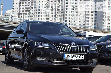 Універсал Skoda Superb 2018 в 