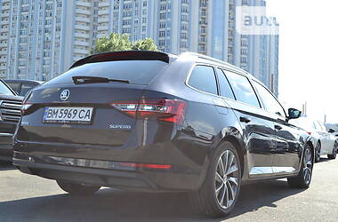 Універсал Skoda Superb 2018 в 