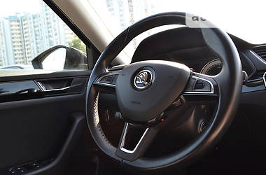 Універсал Skoda Superb 2018 в 